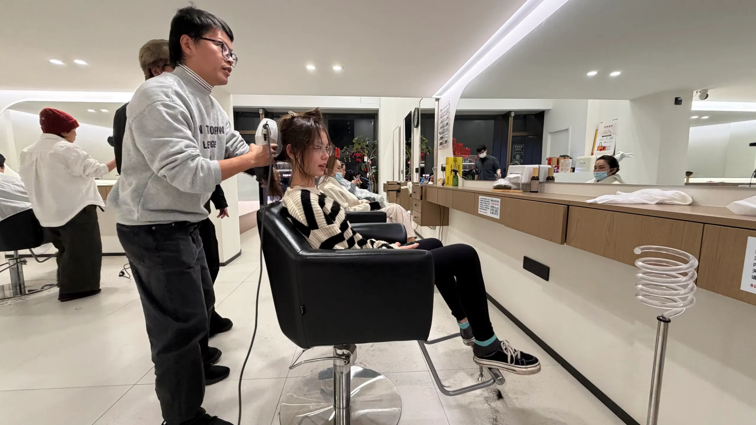 half Hair salon in Ruian